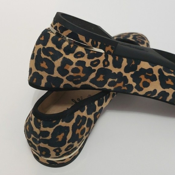 LIFE STRIDE, Leopard Print Slip-On Flat Shoes, Women's Size: 6.5, $29 - Picture 3 of 8